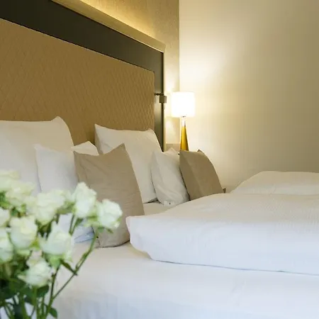 מלון Bayerischer Hof Miesbach, Bw Premier Collection מיסבאך